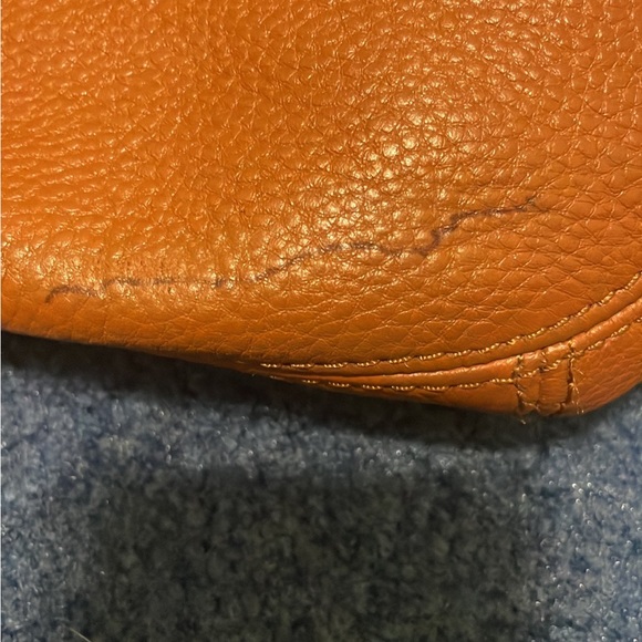 Michael Kors leather bag
3 compartment 
Gold hardware - Picture 7 of 8